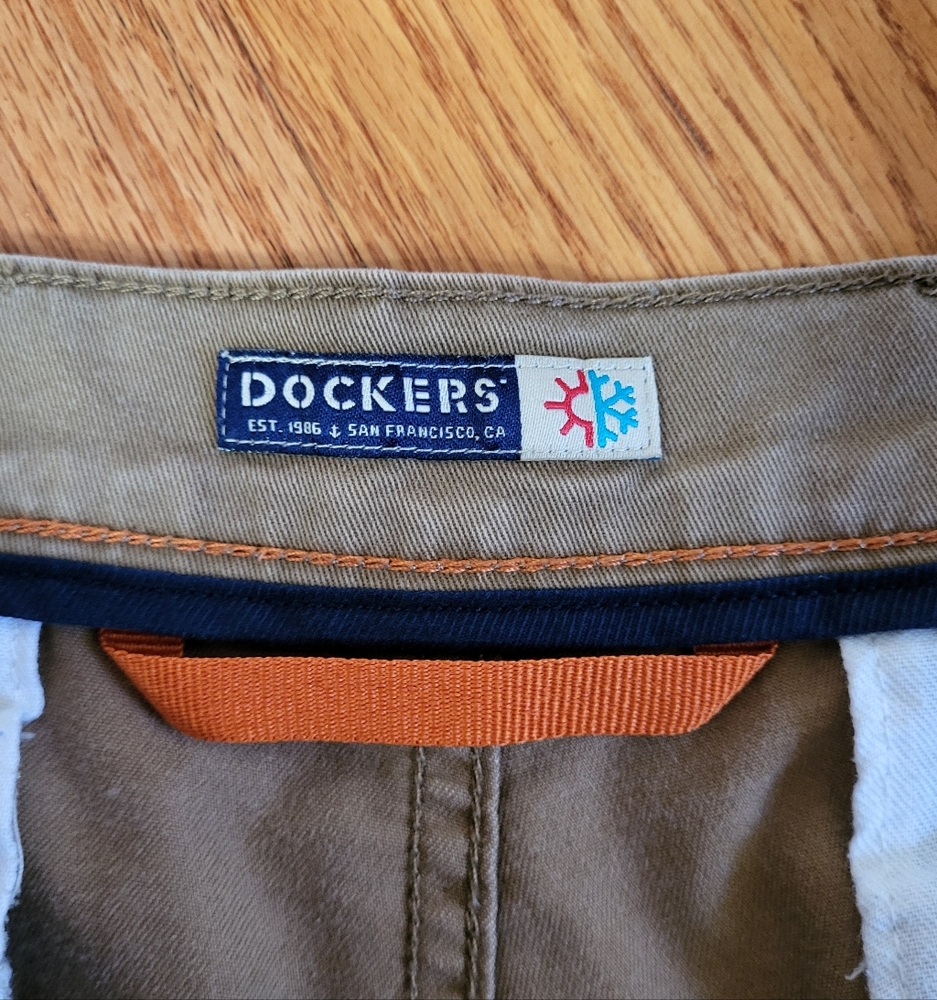 Dockers Classic Straight Fit 34x32 Khaki/Tan Mens Chino Pants - Picture 2 of 7